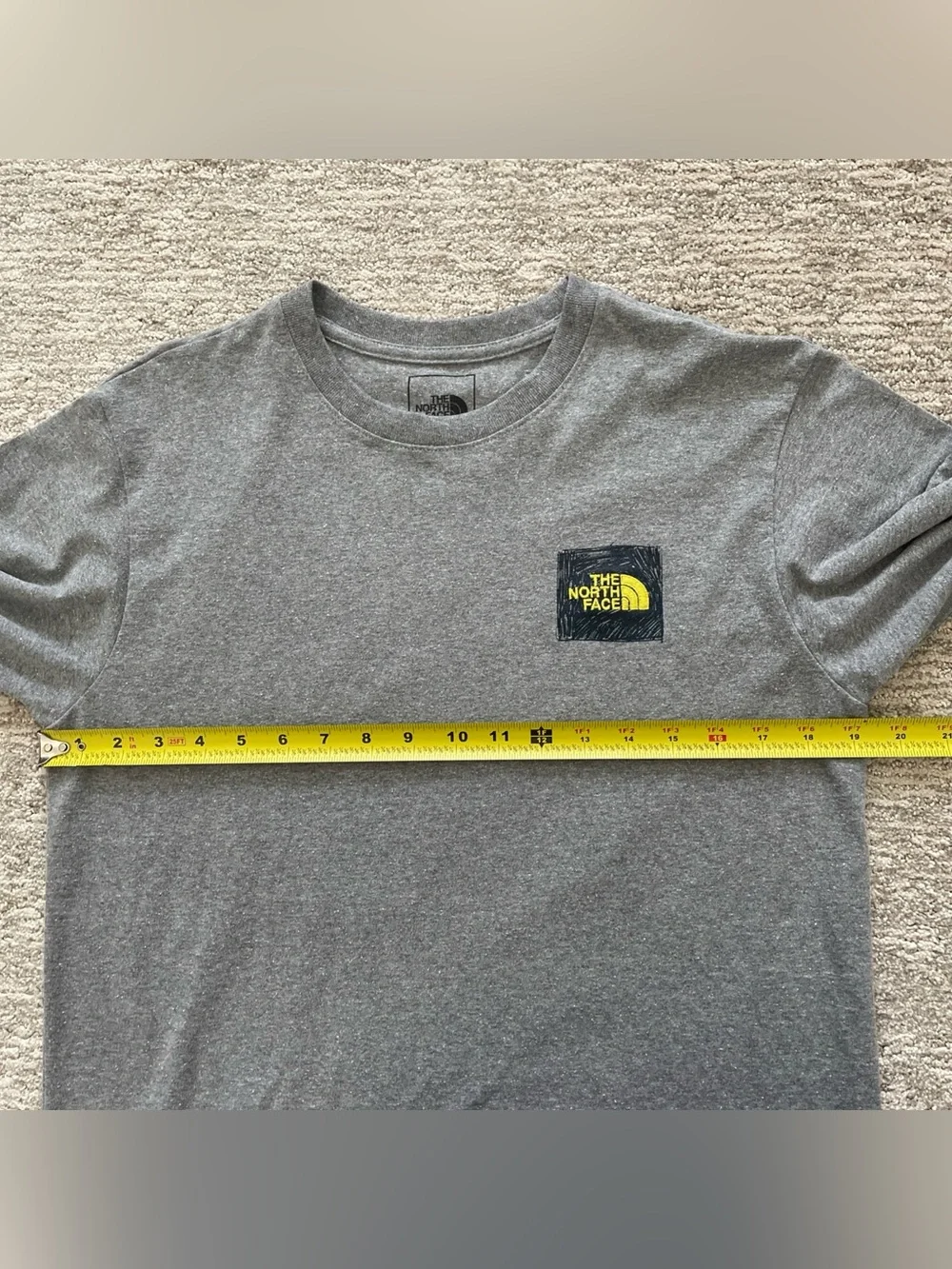 The North Face Logo Play Graphic Men's Crew Neck Long Sleeve T-Shirt Size Small